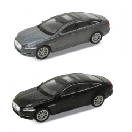 Машина металл 4.75" 2010 jaguar xj инерц. открыв. двери в дисплее уп-12шт в кор.2*6уп