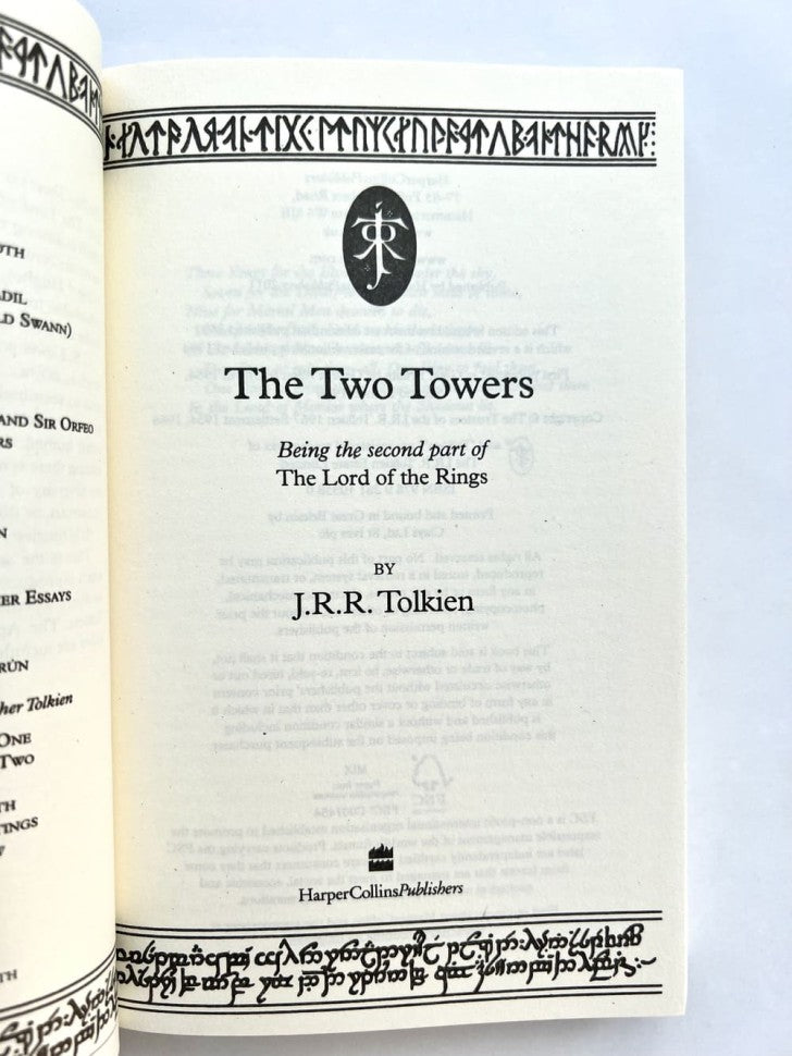 The Two Towers (Tolkien J.R.R.) Две крепости. Книга 2 (Д.Р.Р Толкин) /Книги на английском языке