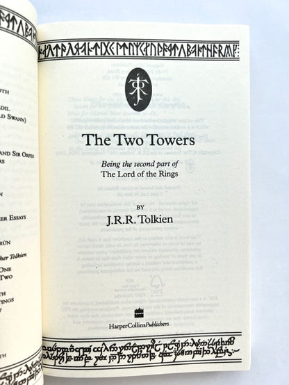 The Two Towers (Tolkien J.R.R.) Две крепости. Книга 2 (Д.Р.Р Толкин) /Книги на английском языке